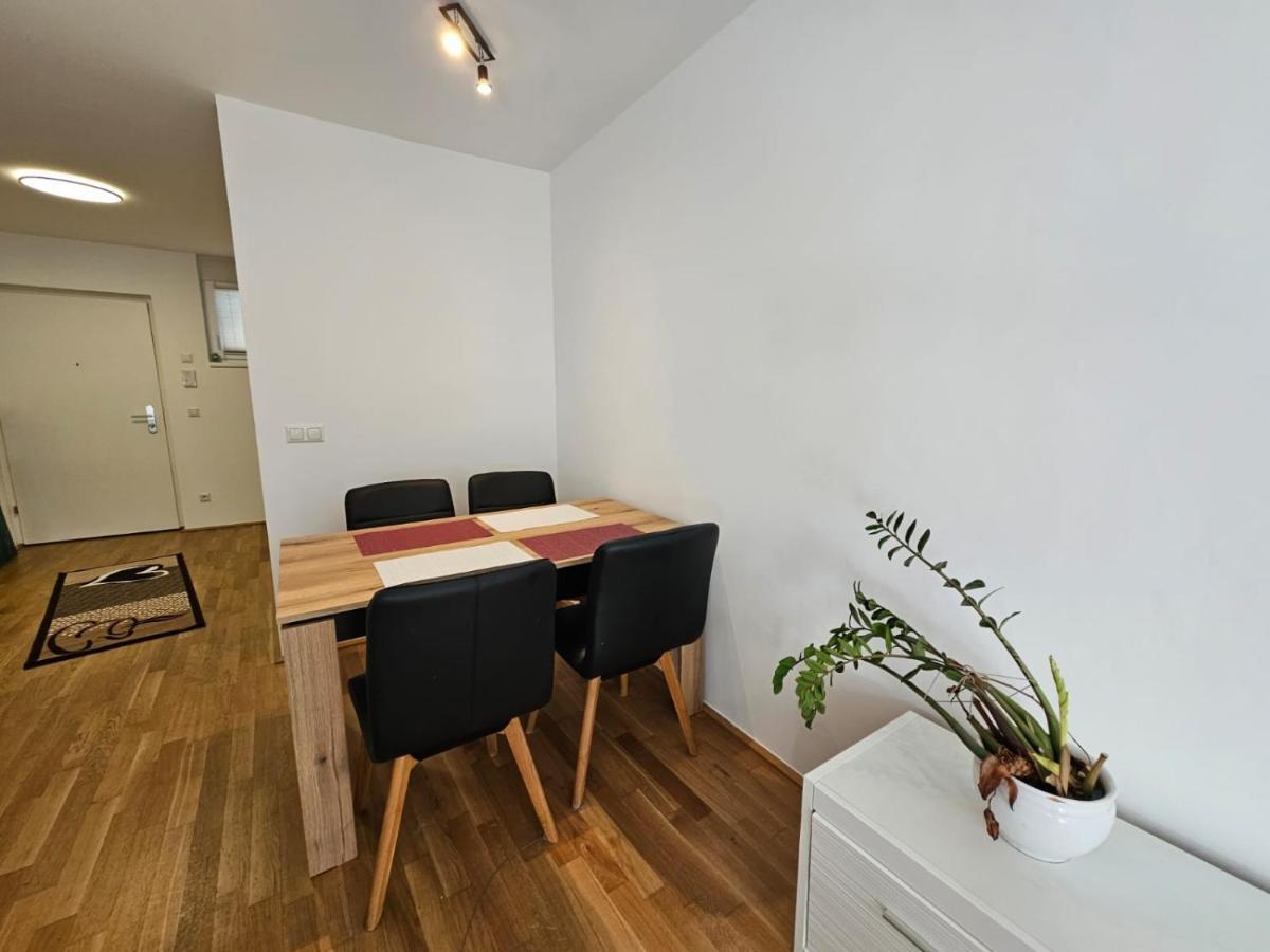 Stylish Apartment In Innsbruck + 1 Parking Spot Exterior photo